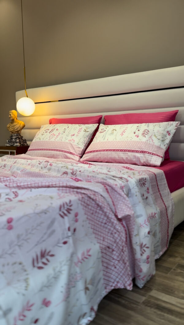 Parure de Lit Motif Floral et Géométrique – Élégance Moderne