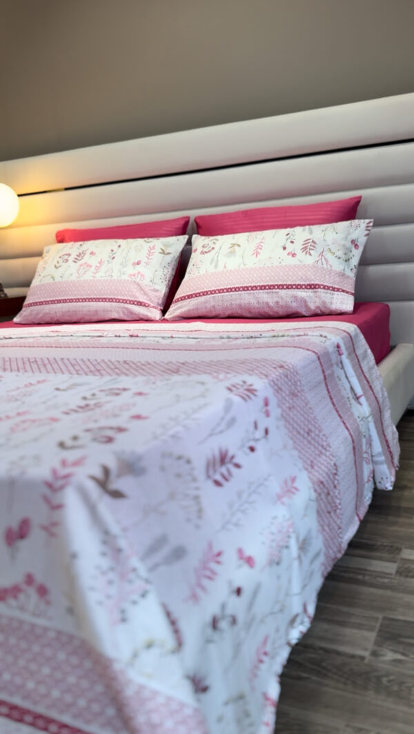 Parure de Lit Motif Floral et Géométrique – Élégance Moderne