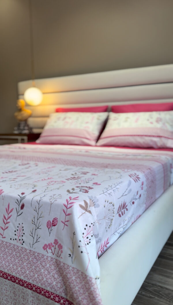 Parure de Lit Motif Floral et Géométrique – Élégance Moderne