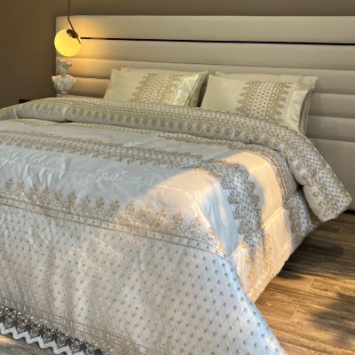 Couvre lit Tulle