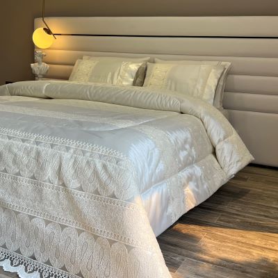 Couvre lit Tulle