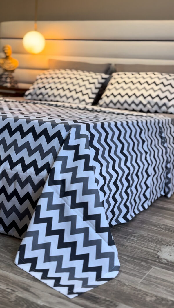 Parure de Lit ZigZag– Élégance Contemporaine