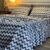 Parure de Lit ZigZag– Élégance Contemporaine
