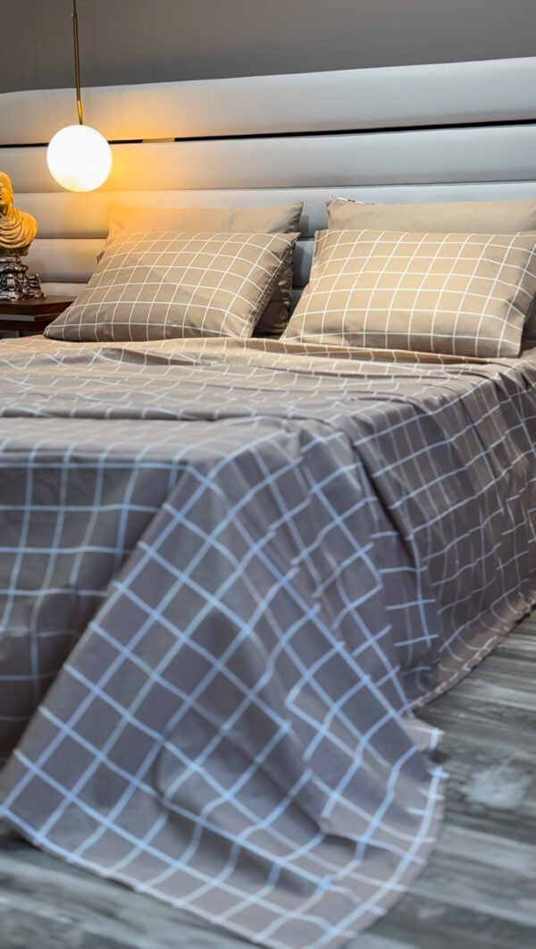 Parure de Lit Quadrillage Élégant – Modernité
