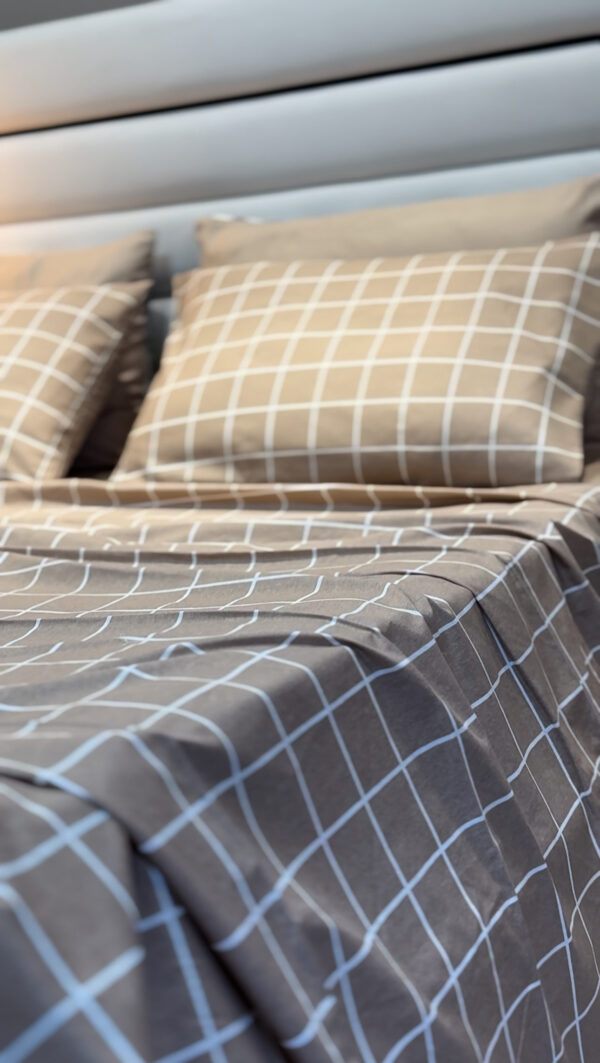Parure de Lit Quadrillage Élégant – Modernité