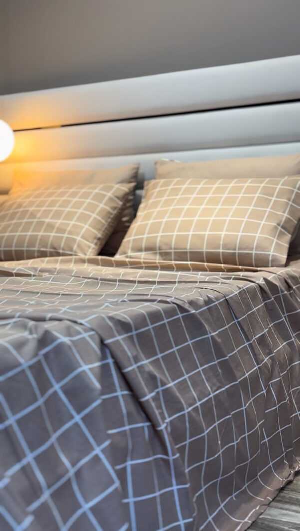 Parure de Lit Quadrillage Élégant – Modernité