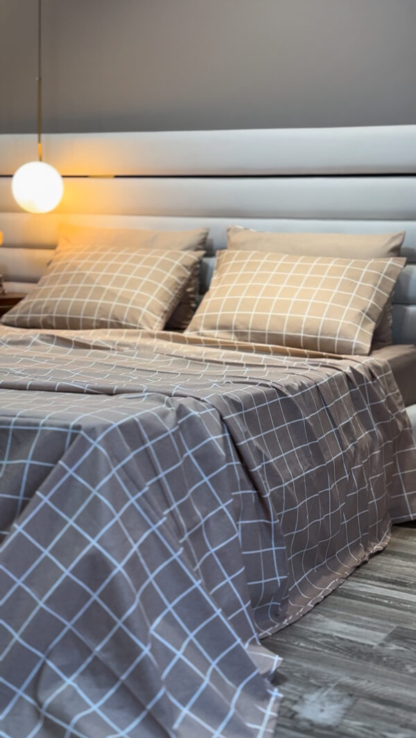 Parure de Lit Quadrillage Élégant – Modernité