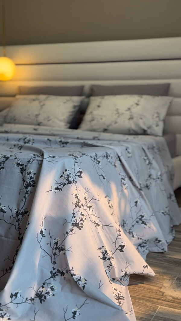 Parure de Lit   Motif Fleurs  – Élégance Moderne