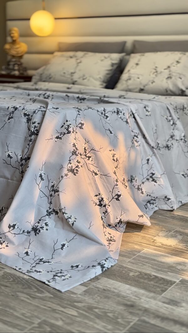Parure de Lit   Motif Fleurs  – Élégance Moderne