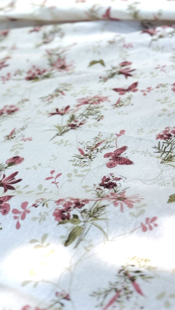 Parure de Lit  Fleurs Roses et Papillons – Style Romantique