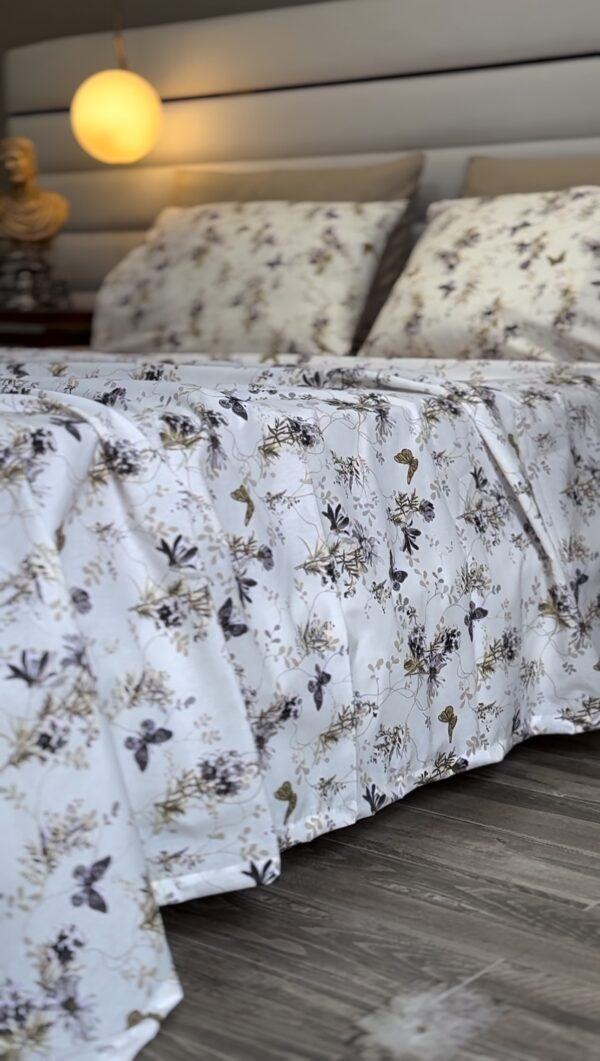 Parure de Lit Fleurie – Papillons et Fleurs