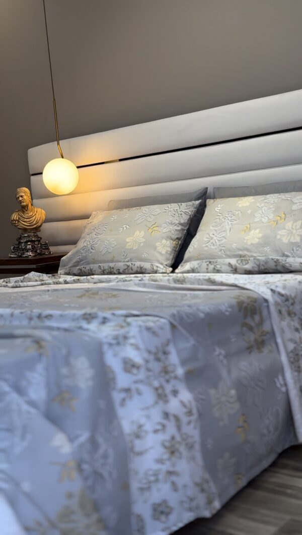 Parure de Lit Élégance Bohème – Sérénité Dorée