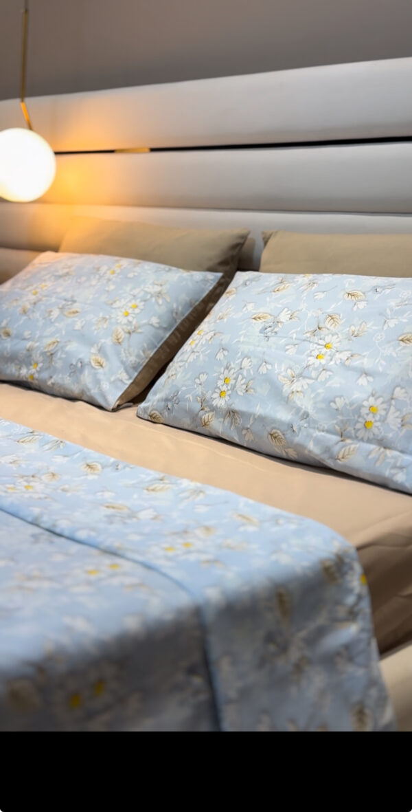 Parure de Lit Douceur Florale – Ciel d’Été