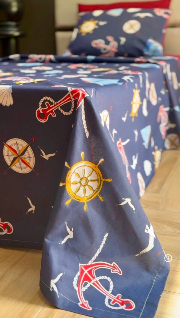 Parure de Lit Thème Marin – Bleu Marine et Rouge