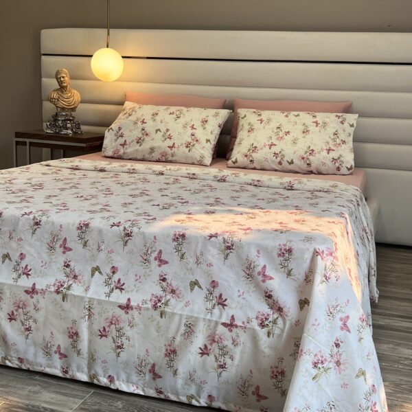 Parure de Lit  Fleurs Roses et Papillons – Style Romantique