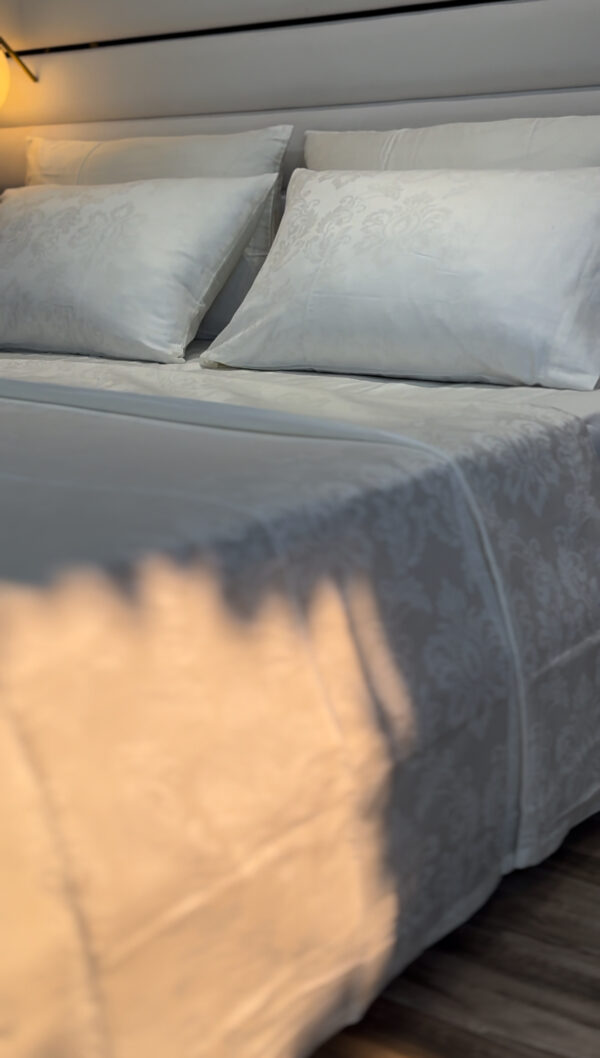 Parure Satin de Coton Uni - design baroque