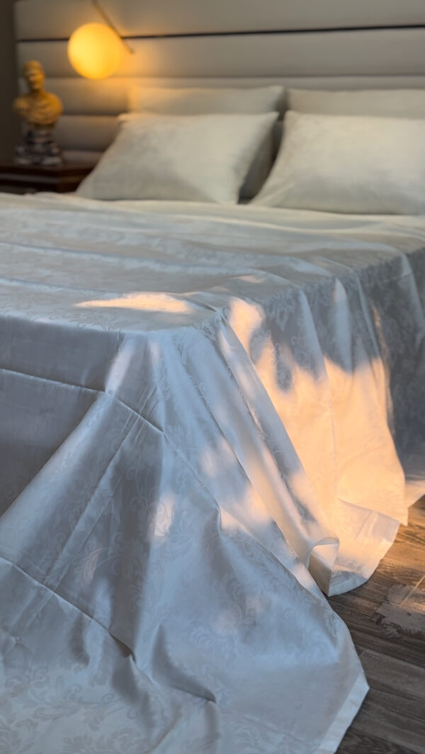 Parure Satin de Coton Uni - design baroque