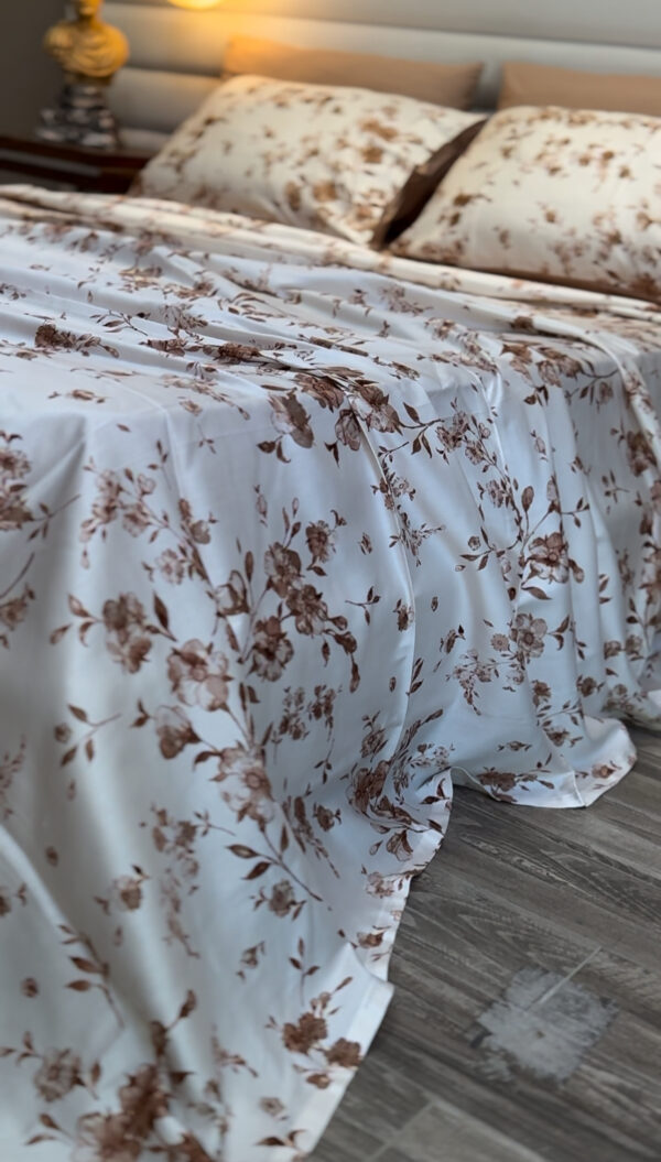 Parure Satin De Coton Imprimé Fleurs Marron