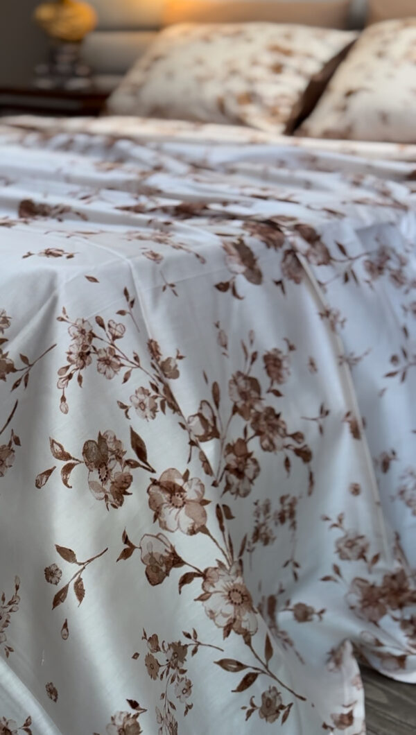 Parure Satin De Coton Imprimé Fleurs Marron