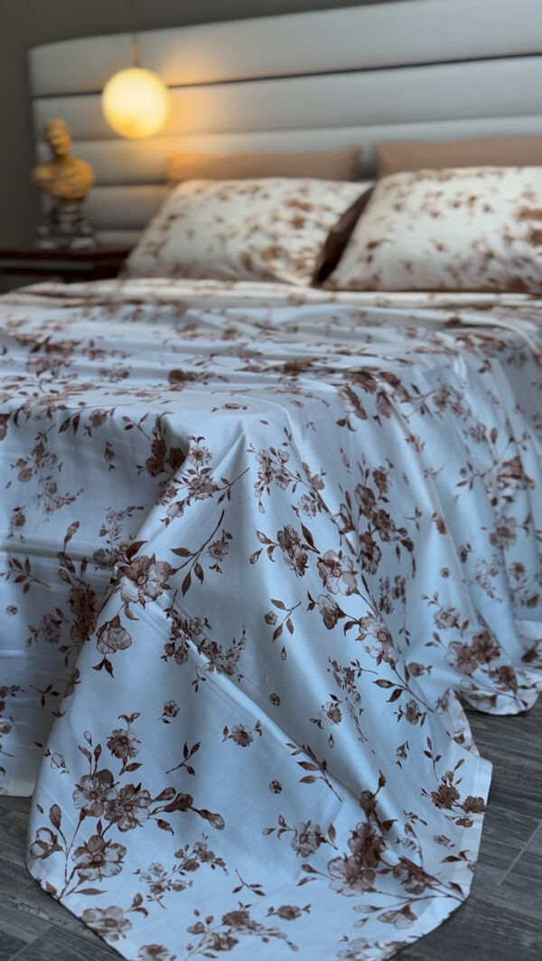 Parure Satin De Coton Imprimé Fleurs Marron