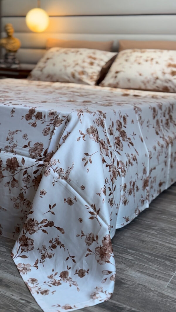 Parure Satin De Coton Imprimé Fleurs Marron