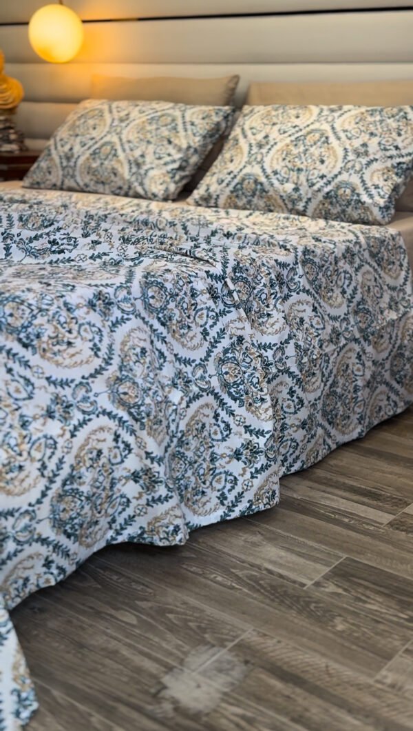 Parure de Lit Élégance Baroque – Bleu et Beige Intemporel