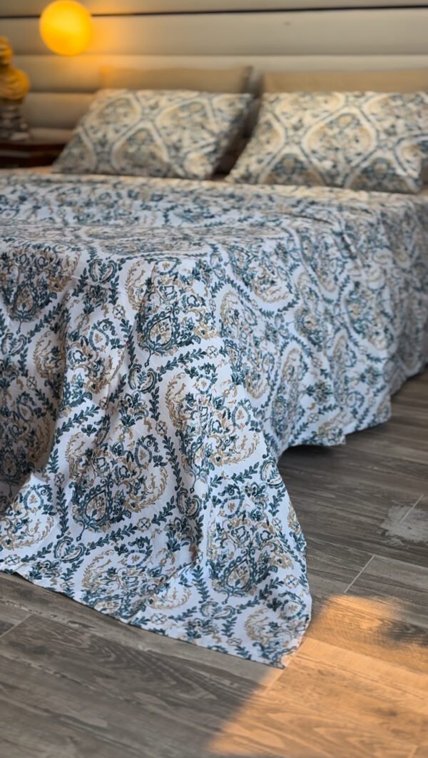 Parure de Lit Élégance Baroque – Bleu et Beige Intemporel