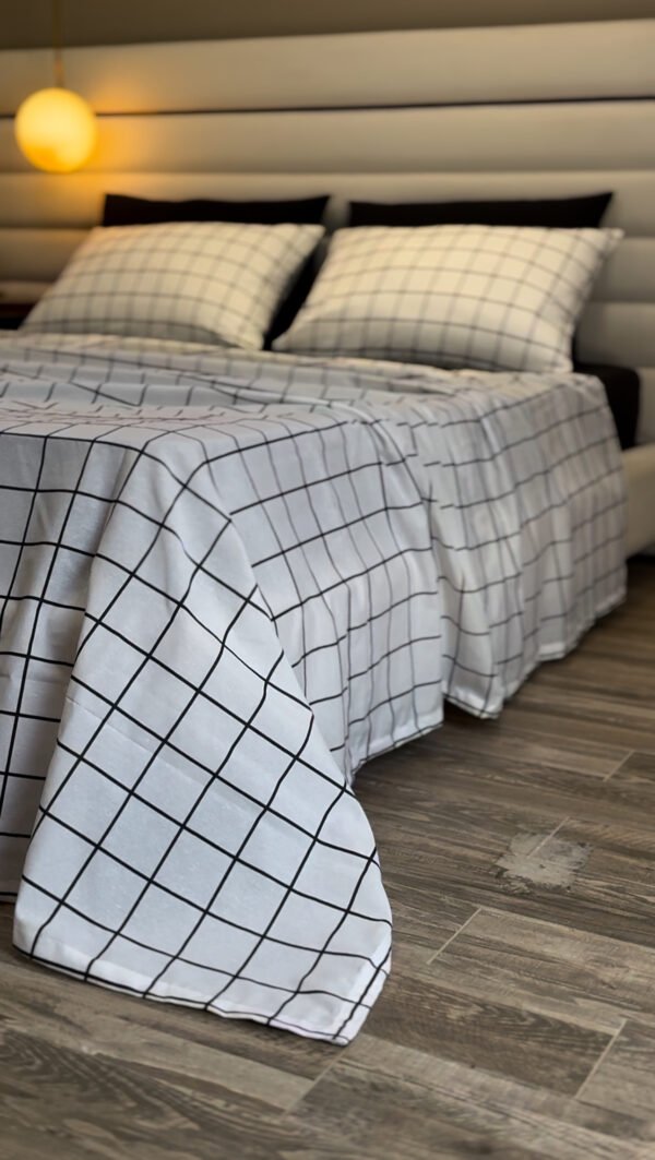 Parure de Lit Élégance – Carreaux Noir et Blanc