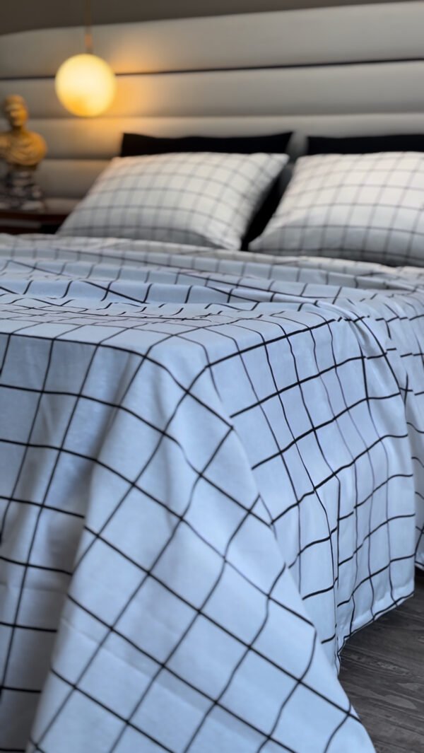 Parure de Lit Élégance – Carreaux Noir et Blanc