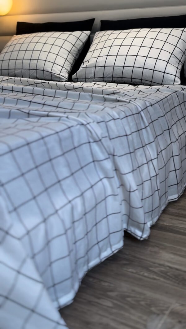 Parure de Lit Élégance – Carreaux Noir et Blanc