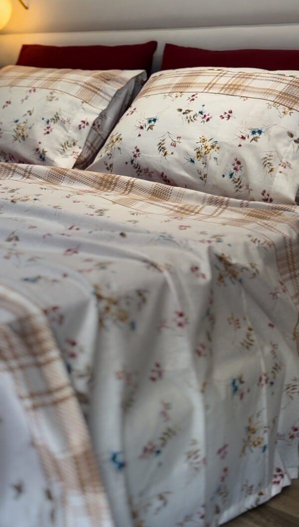 Parure de Lit Jardin de Roses – Éclat Blanc et Rouge