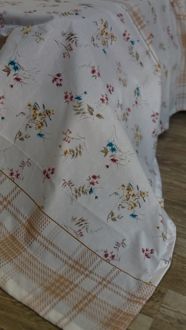 Parure de Lit Jardin de Roses – Éclat Blanc et Rouge