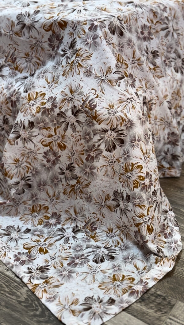 Parure de Lit Fleur de Brume – Tons Beige et Marron