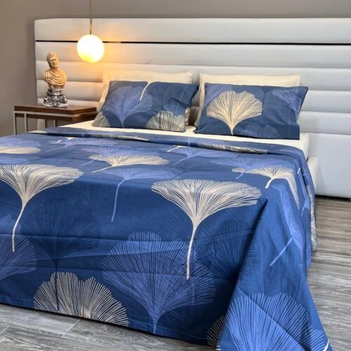 Parure de Lit Feuilles de Ginkgo – Éclat Bleu et Pureté Écru