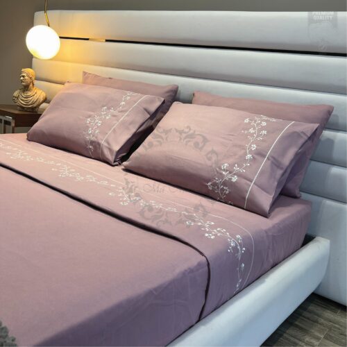 Parure de Lit Brodée –  Motif  Fleur Fine