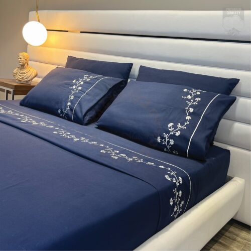 Parure de Lit Brodée –  Motif  Fleur Fine