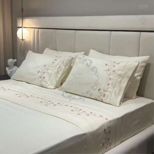 Parure de Lit Brodée –  Motif  Fleur Fine