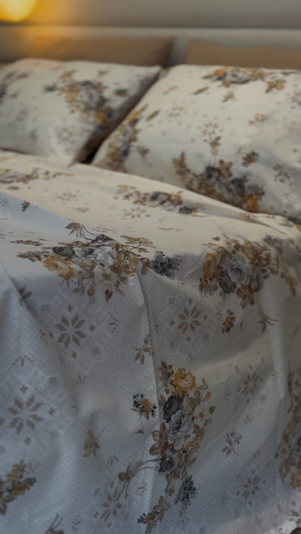 Parure de Lit Bouquet Apaisant – Beige & Ivoire