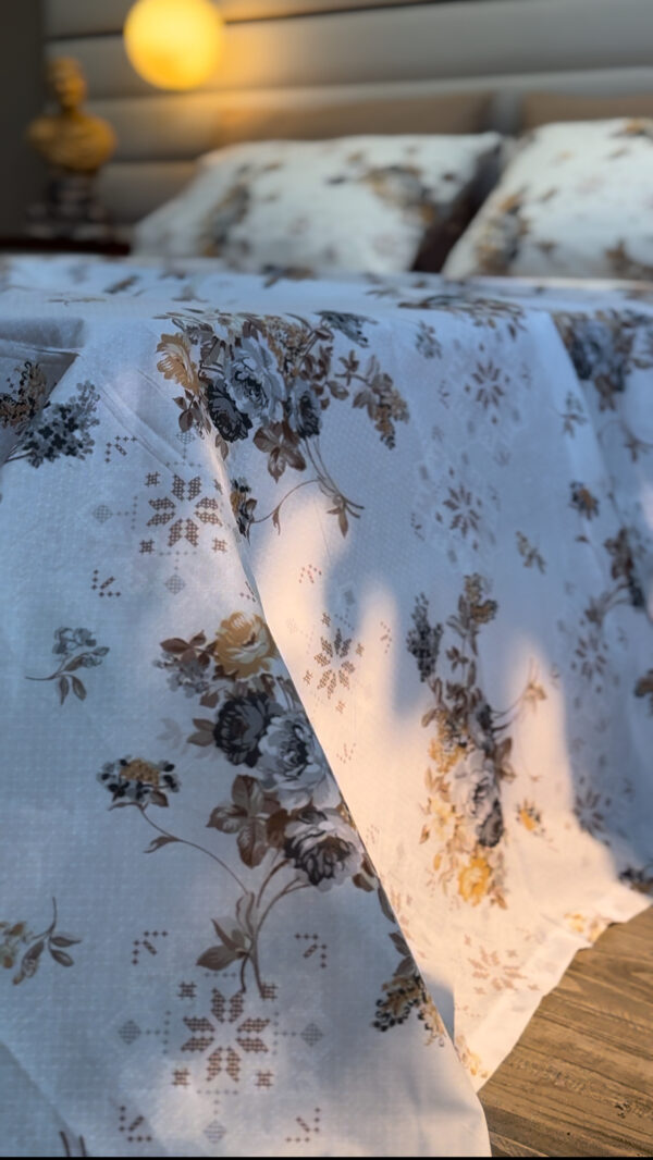 Parure de Lit Bouquet Apaisant – Beige & Ivoire