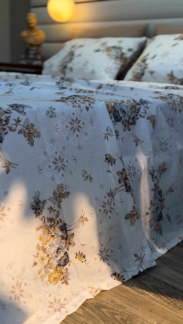 Parure de Lit Bouquet Apaisant – Beige & Ivoire