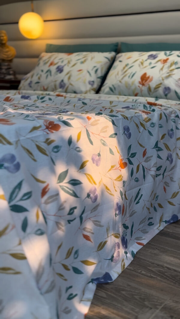 Parure de Lit Élégance Fleurie – Motif Pastel et Vif