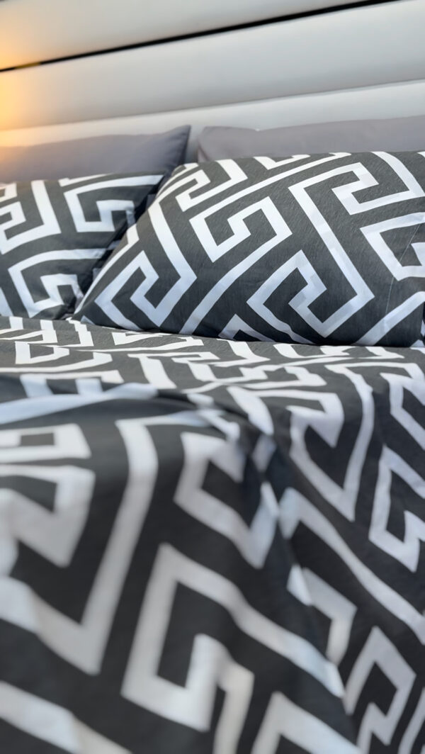 Parure de Lit Éclipse Moderne – Harmonie Graphique en Gris