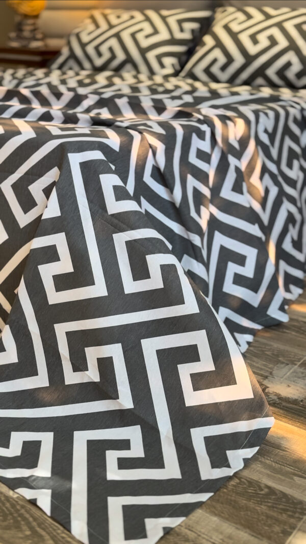 Parure de Lit Éclipse Moderne – Harmonie Graphique en Gris