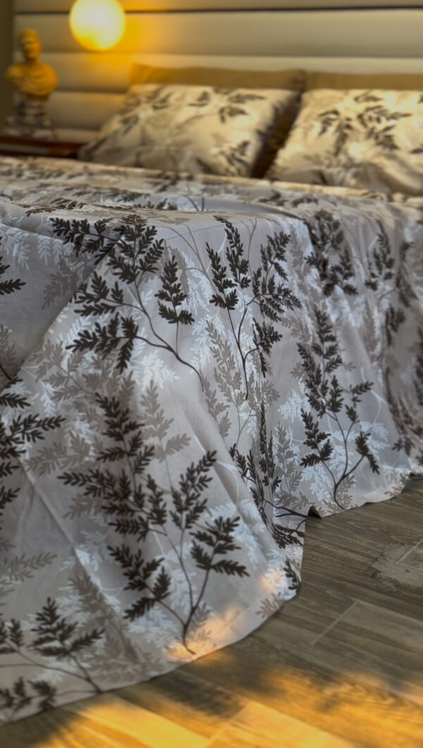 Parure de Lit Rêve Feuillu – Monochrome Poétique