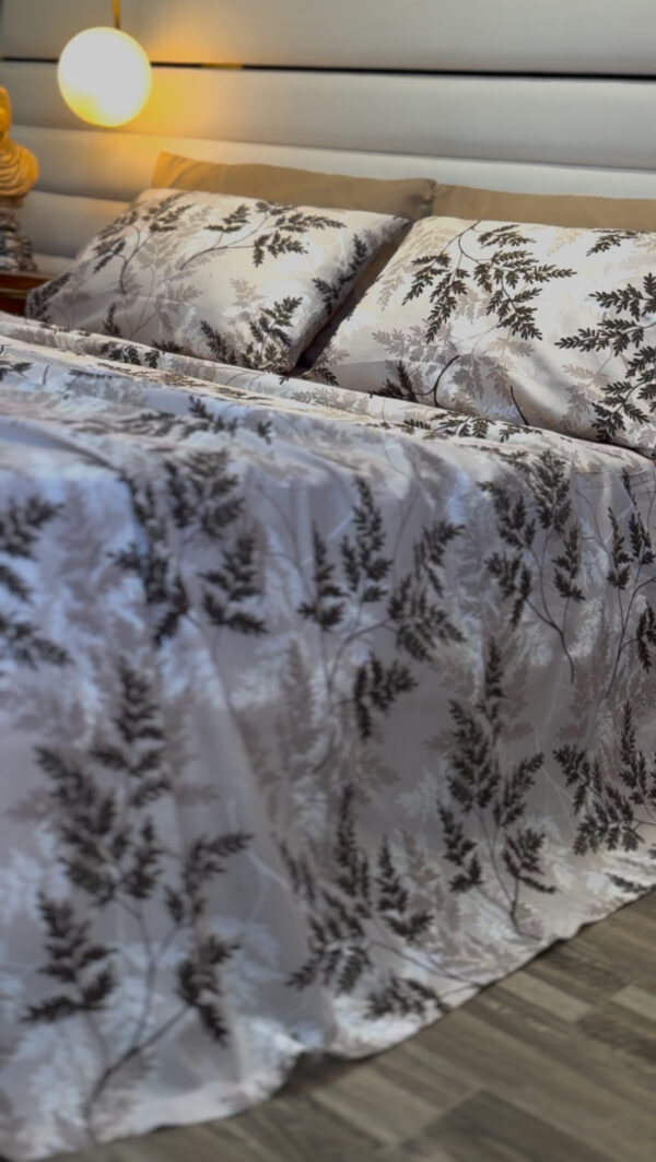 Parure de Lit Rêve Feuillu – Monochrome Poétique