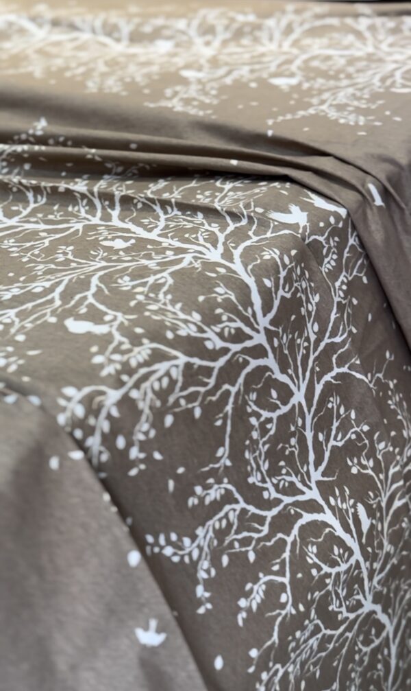 Parure de Lit Beige Éthérée – Arbre et Oiseaux Poétiques
