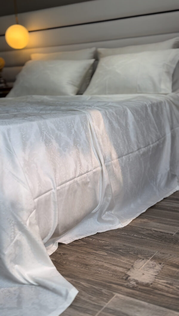 Parure Satin de Coton Uni - design baroque 2