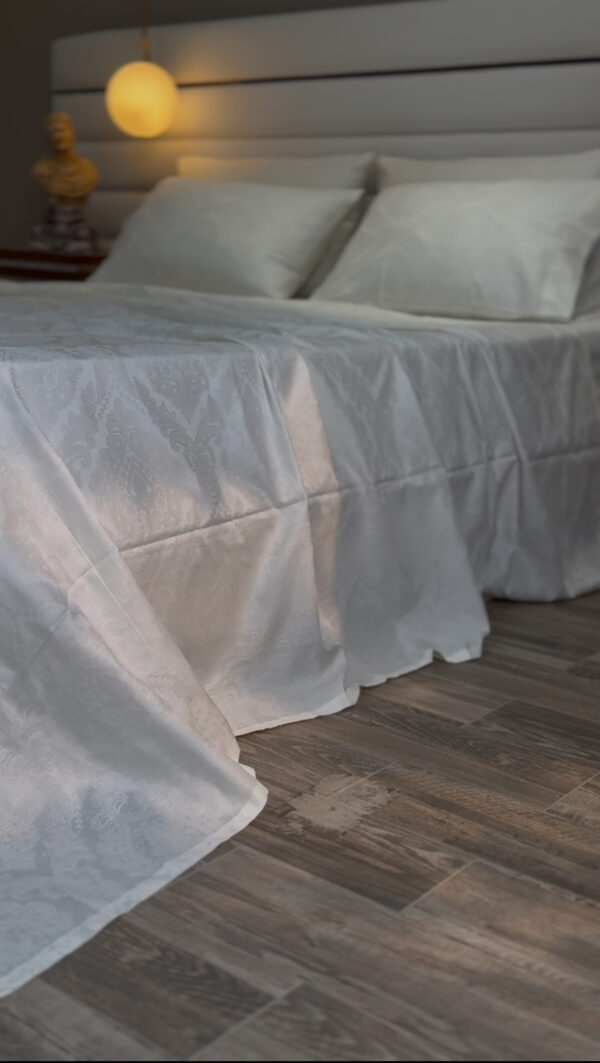 Parure Satin de Coton Uni - design baroque 2