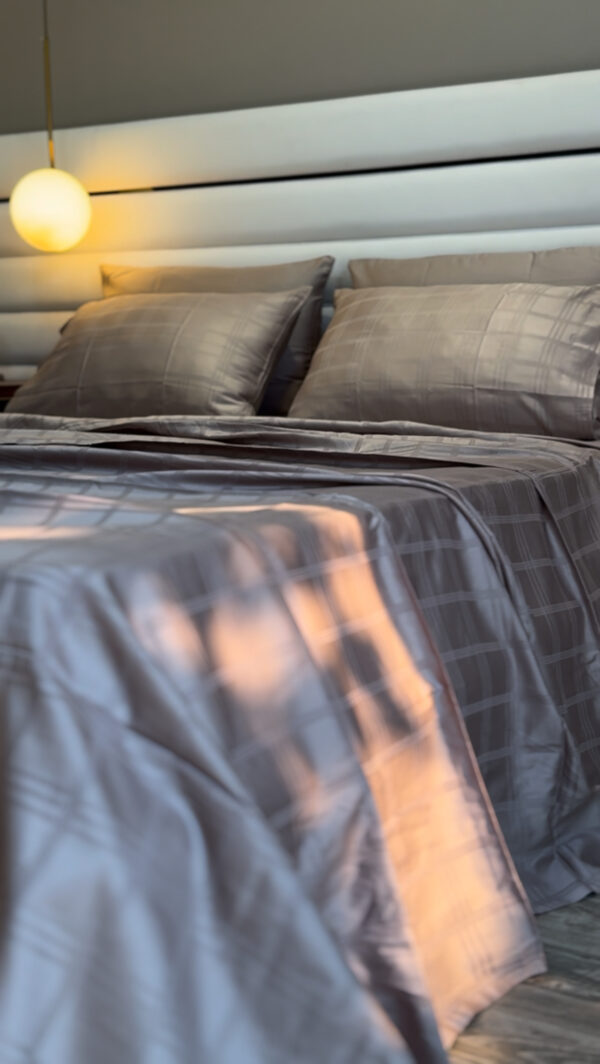 Parure de Lit Satin De Coton Grège – Épure Moderne