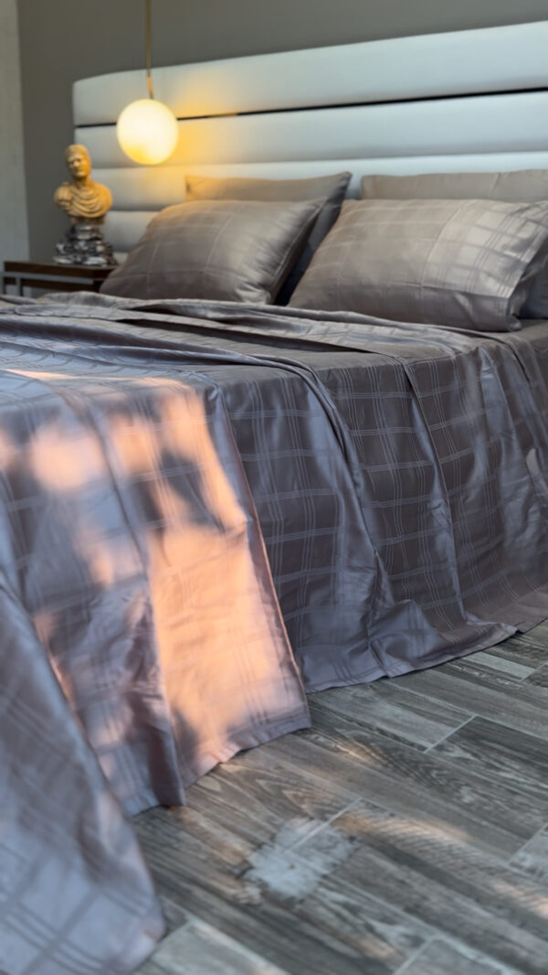 Parure de Lit Satin De Coton Grège – Épure Moderne